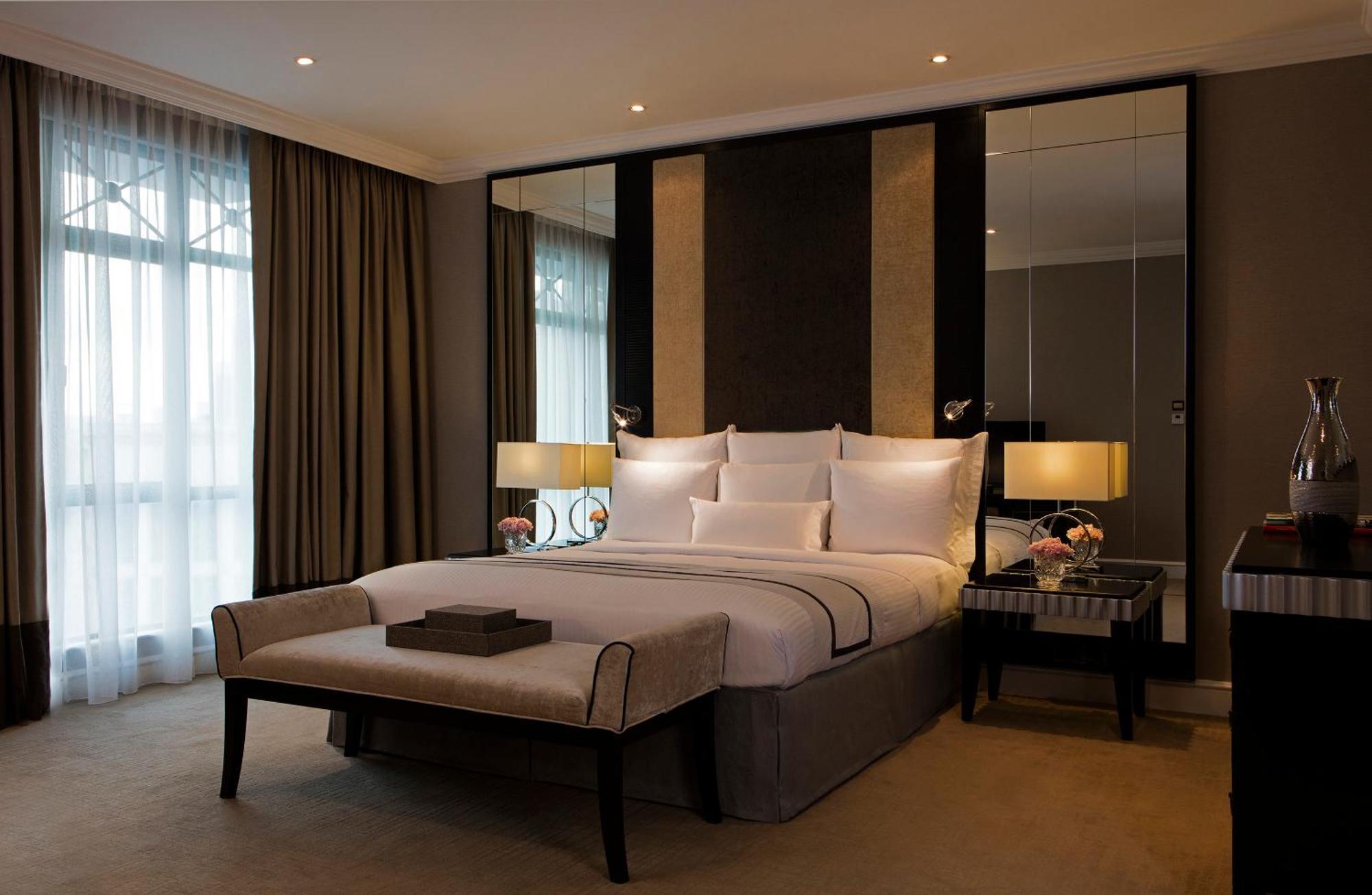 Отель The Ritz-Carlton, Куала-Лумпур Экстерьер фото