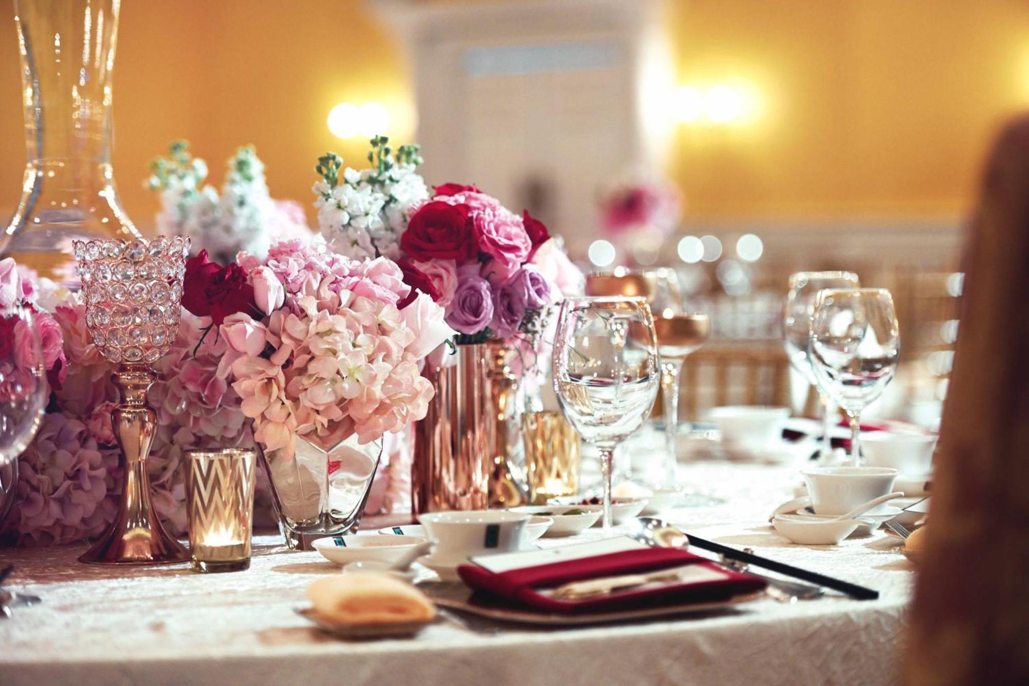 Отель The Ritz-Carlton, Куала-Лумпур Экстерьер фото A table set for a formal dinner
