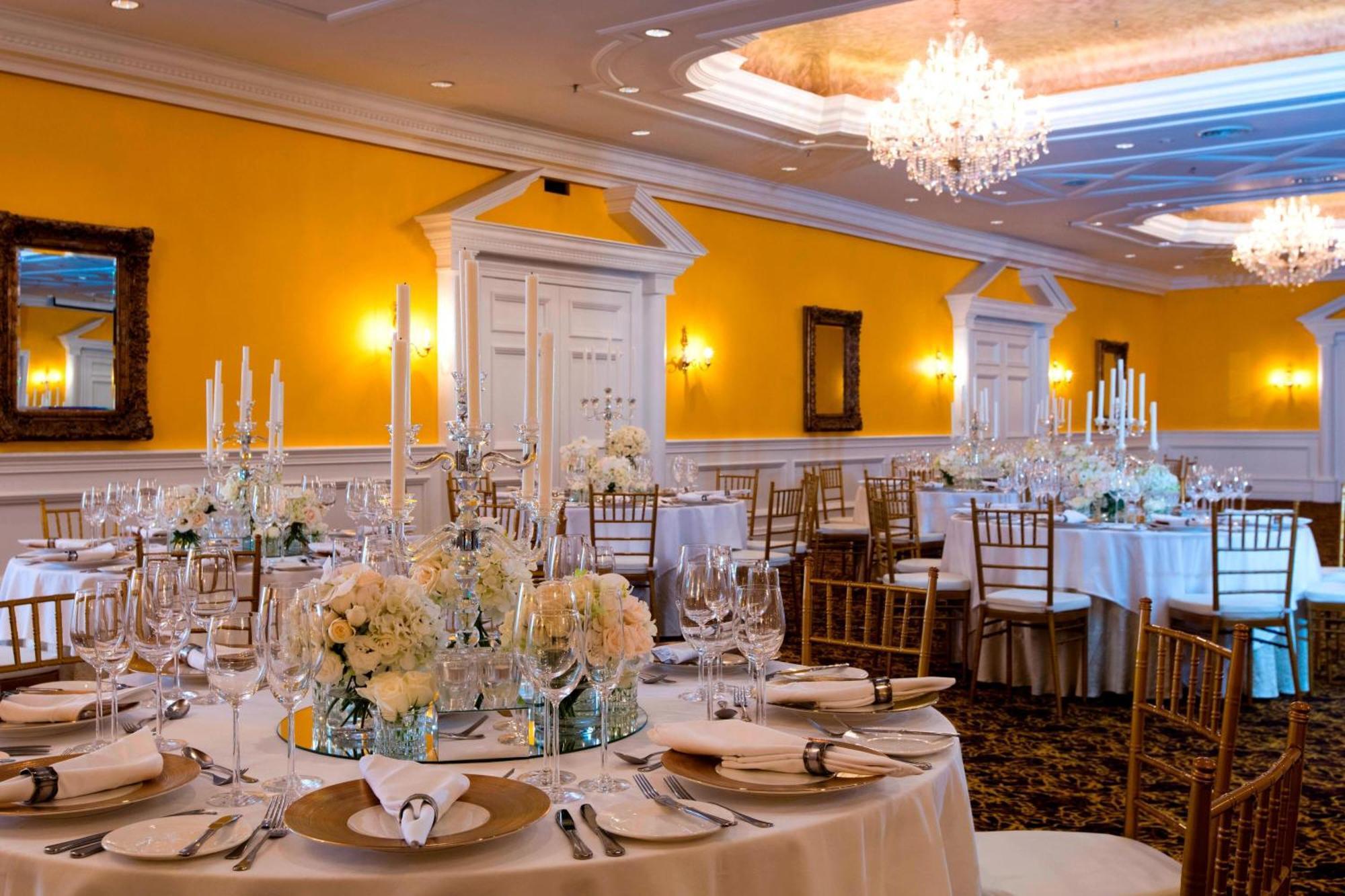 Отель The Ritz-Carlton, Куала-Лумпур Экстерьер фото The ballroom at the Garden City Hotel